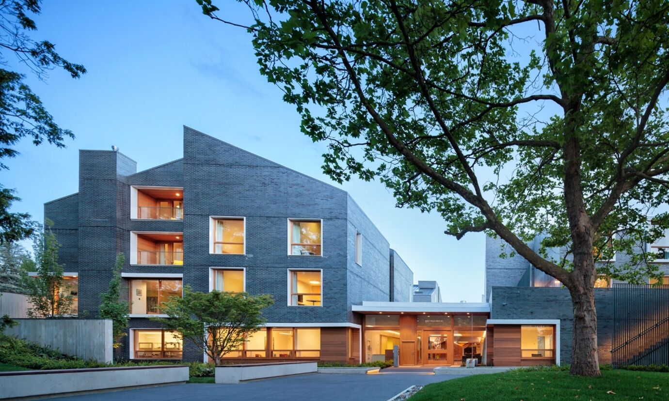 B&M Gives RMH BC and Yukon a Helping Hand to Support Serious Ill Children and Their Families